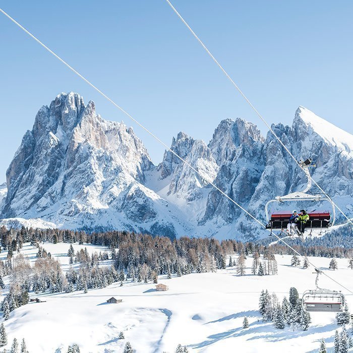 Vacanza invernale nelle montagne dell'Alto Adige vicino all'Alpe di Siusi